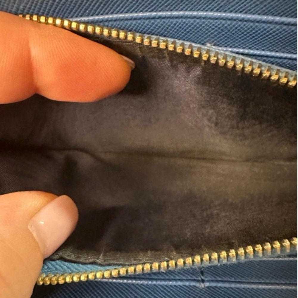 Prada Blue Saffiano Leather Large
Organizer Zippy Wallet - Picture 10 of 10